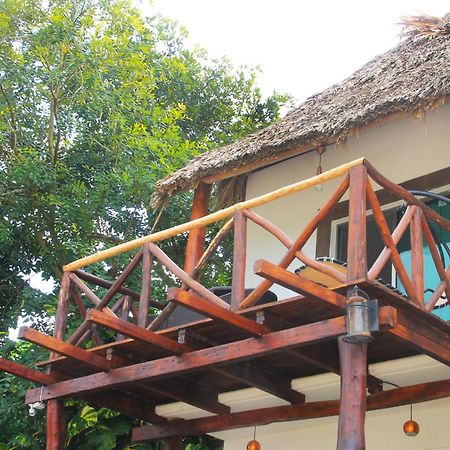 Hotel Pancho Villas Bacalar - Free Bikes And Paddles Екстер'єр фото