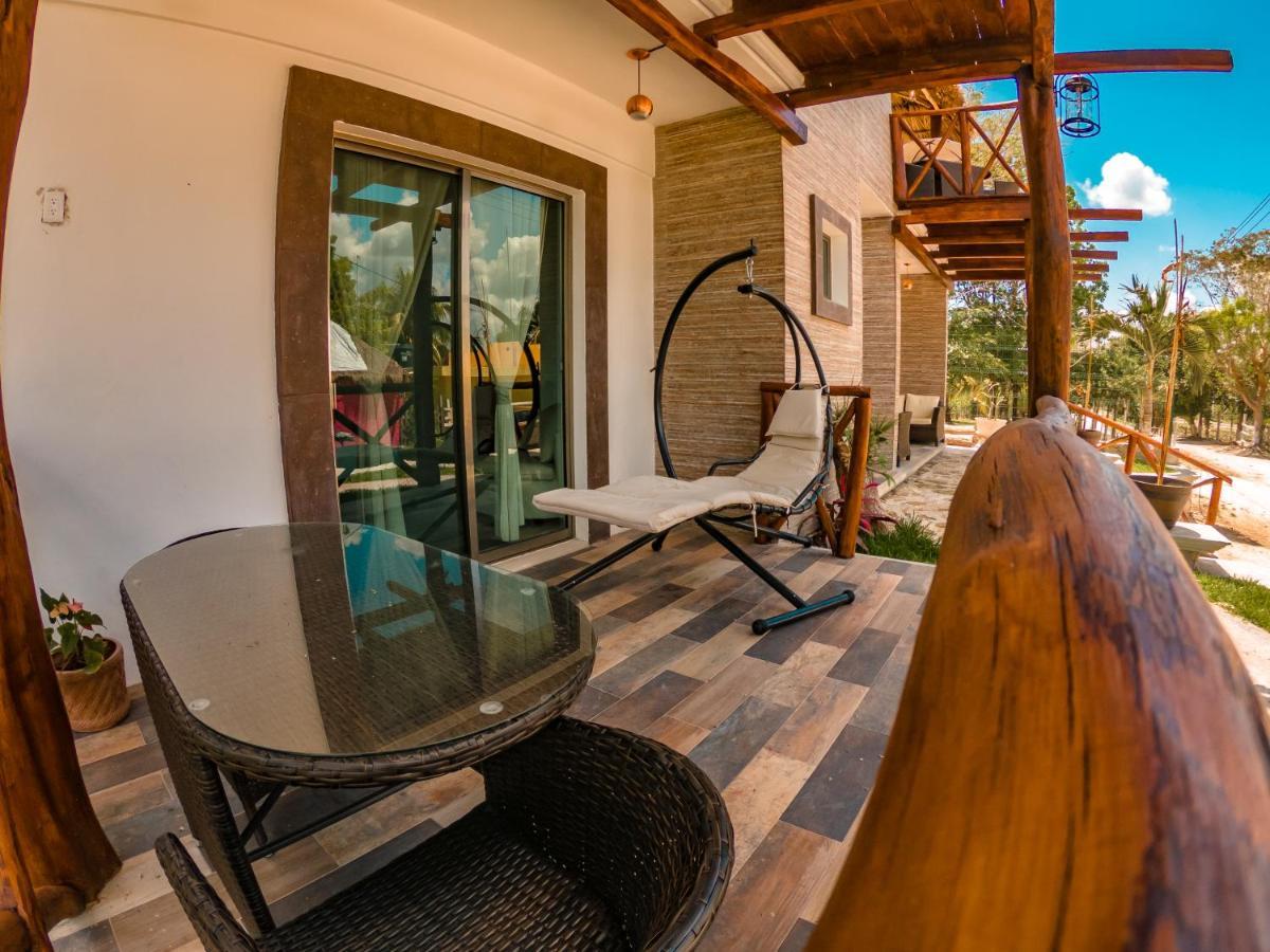 Hotel Pancho Villas Bacalar - Free Bikes And Paddles Екстер'єр фото