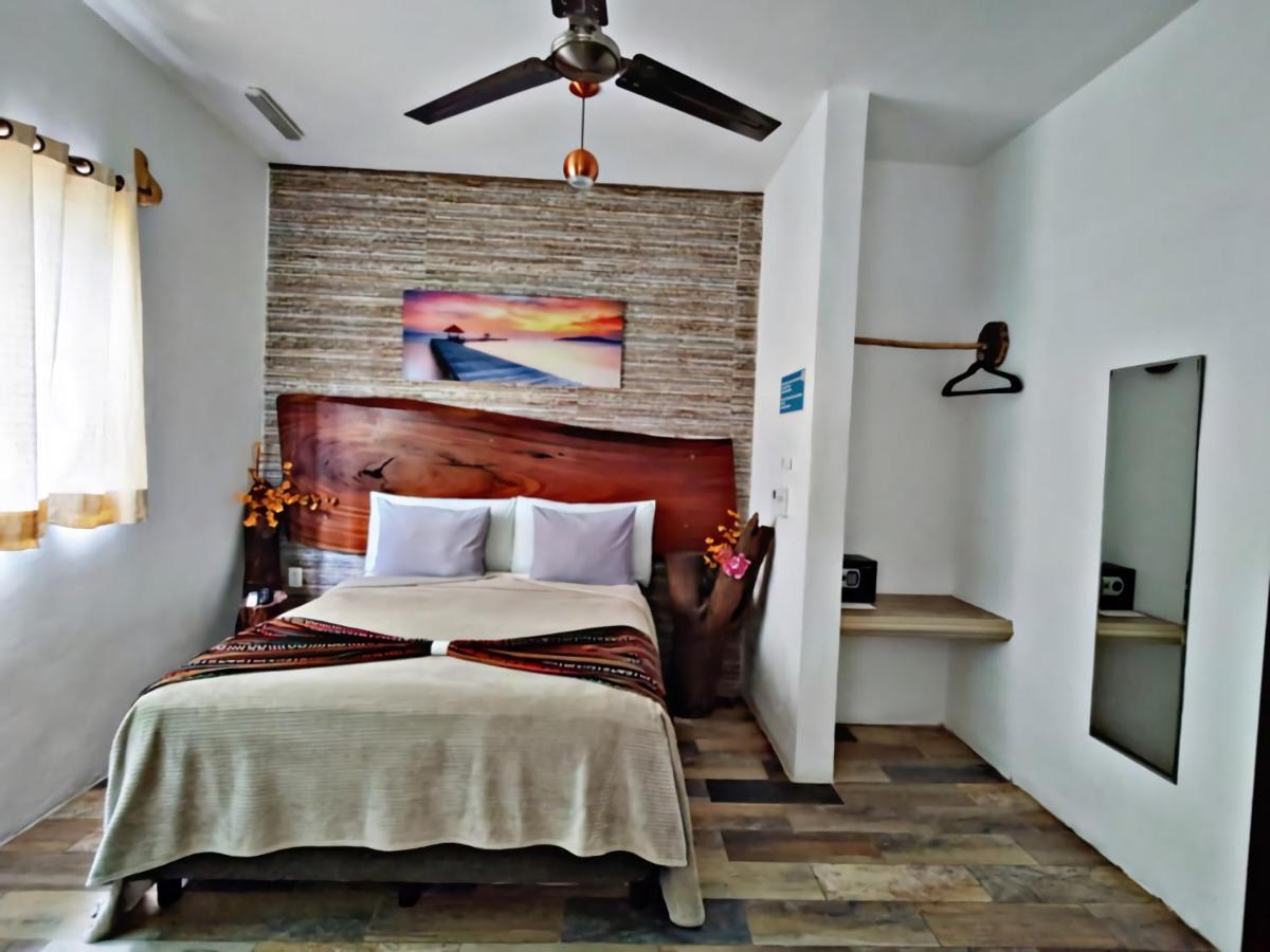 Hotel Pancho Villas Bacalar - Free Bikes And Paddles Екстер'єр фото