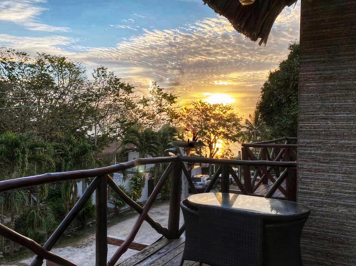 Hotel Pancho Villas Bacalar - Free Bikes And Paddles Екстер'єр фото
