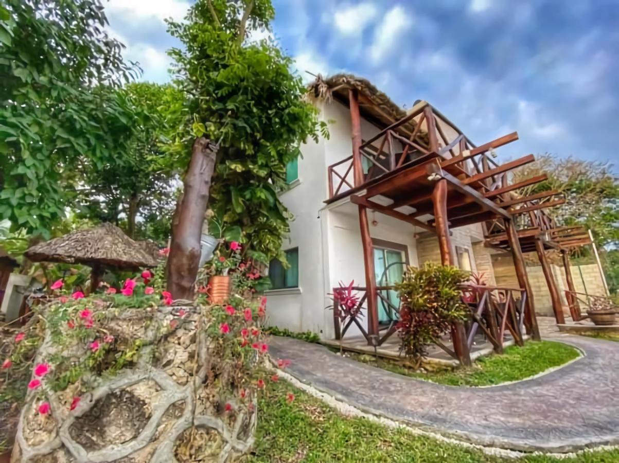 Hotel Pancho Villas Bacalar - Free Bikes And Paddles Екстер'єр фото