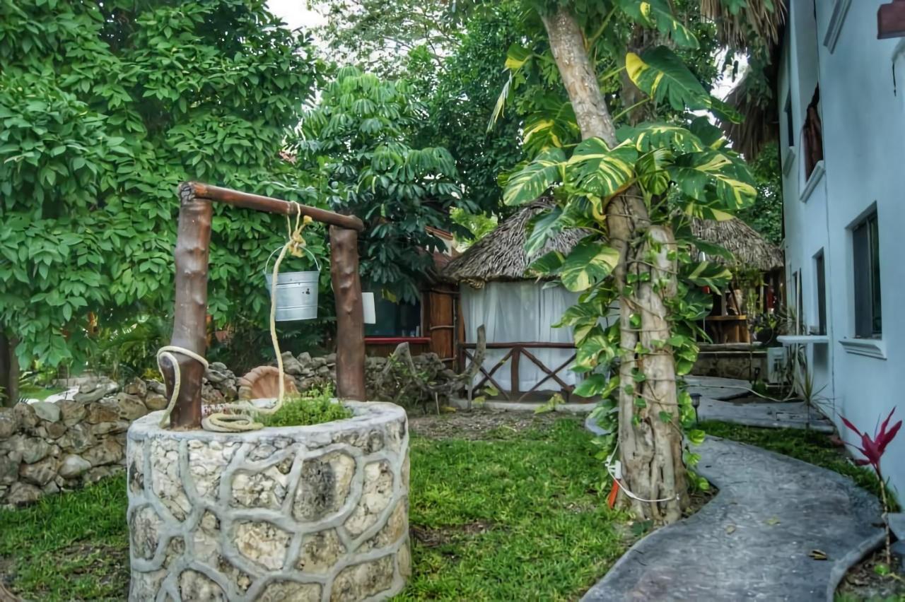 Hotel Pancho Villas Bacalar - Free Bikes And Paddles Екстер'єр фото